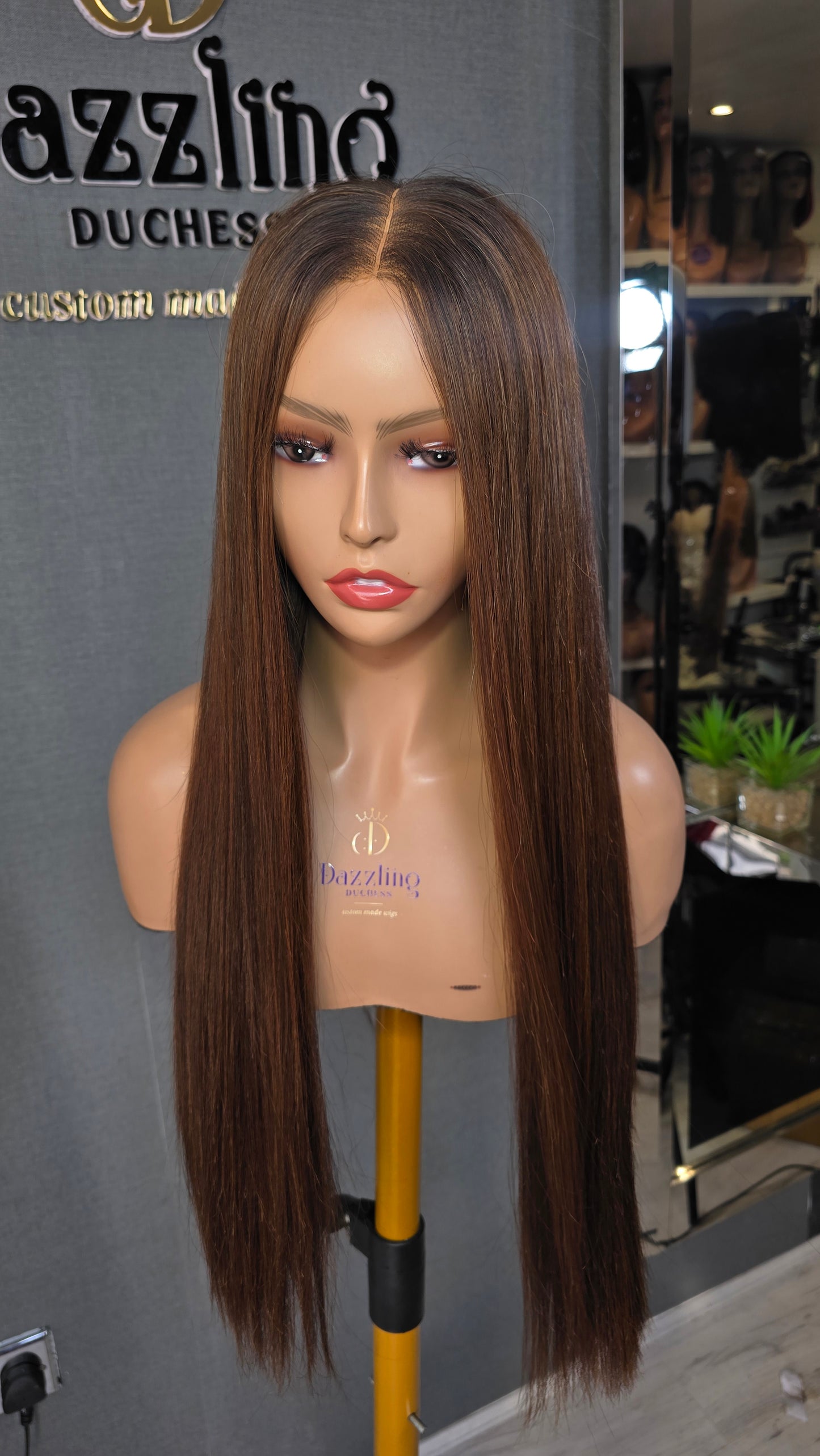 Winnie 24" (Bone straight) Col: Chestnut brown