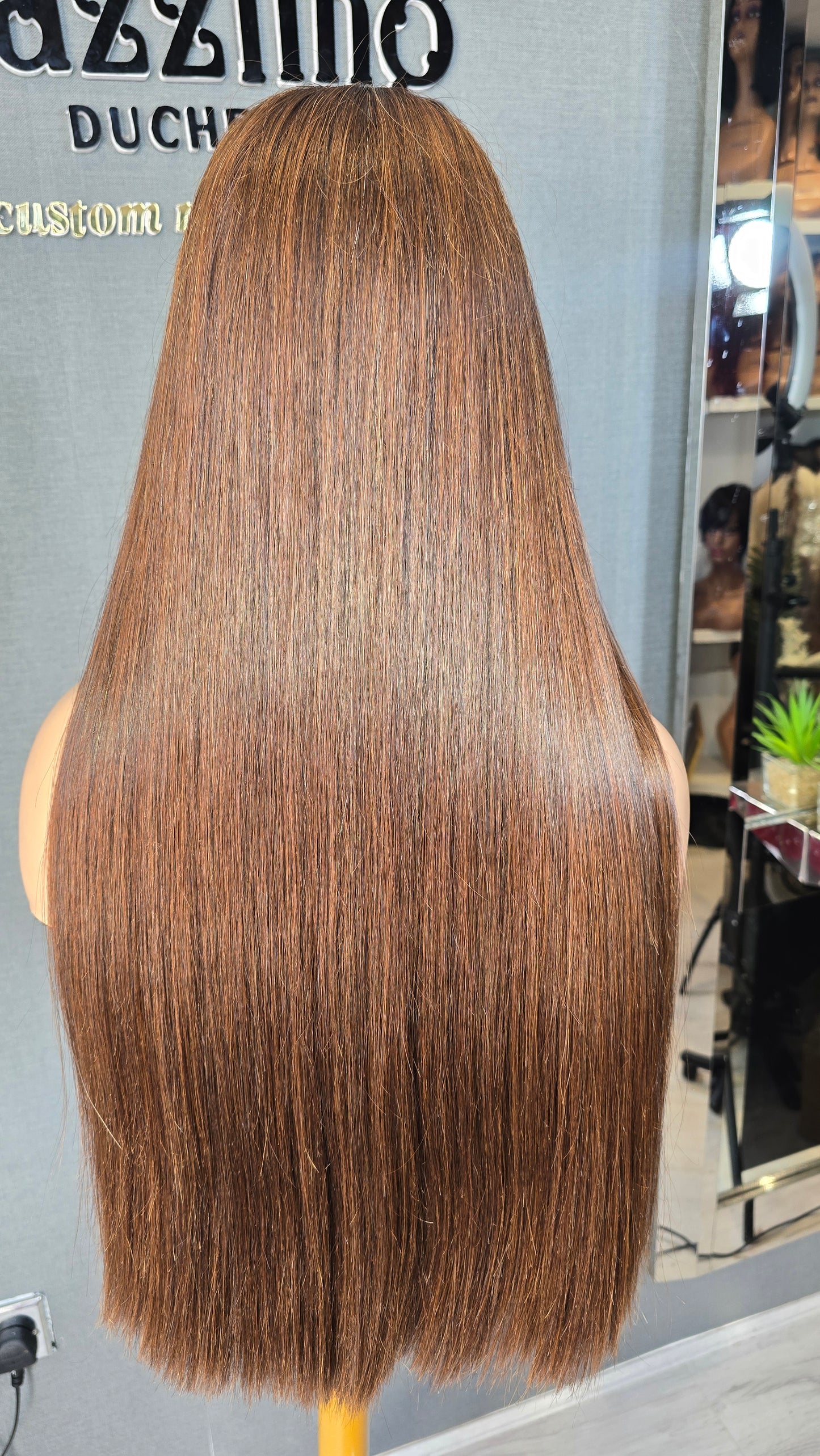 Winnie 24" (Bone straight) Col: Chestnut brown