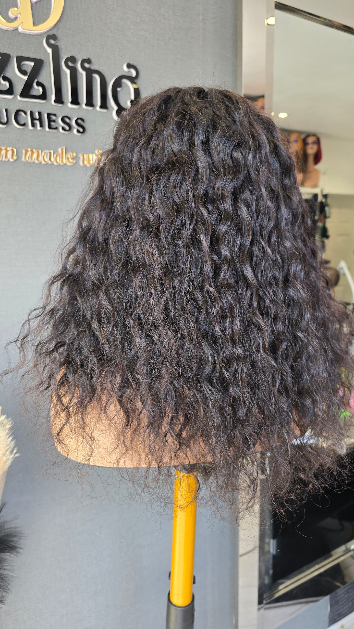 Sofia 16" Raw virgin human hair Col: Natural black