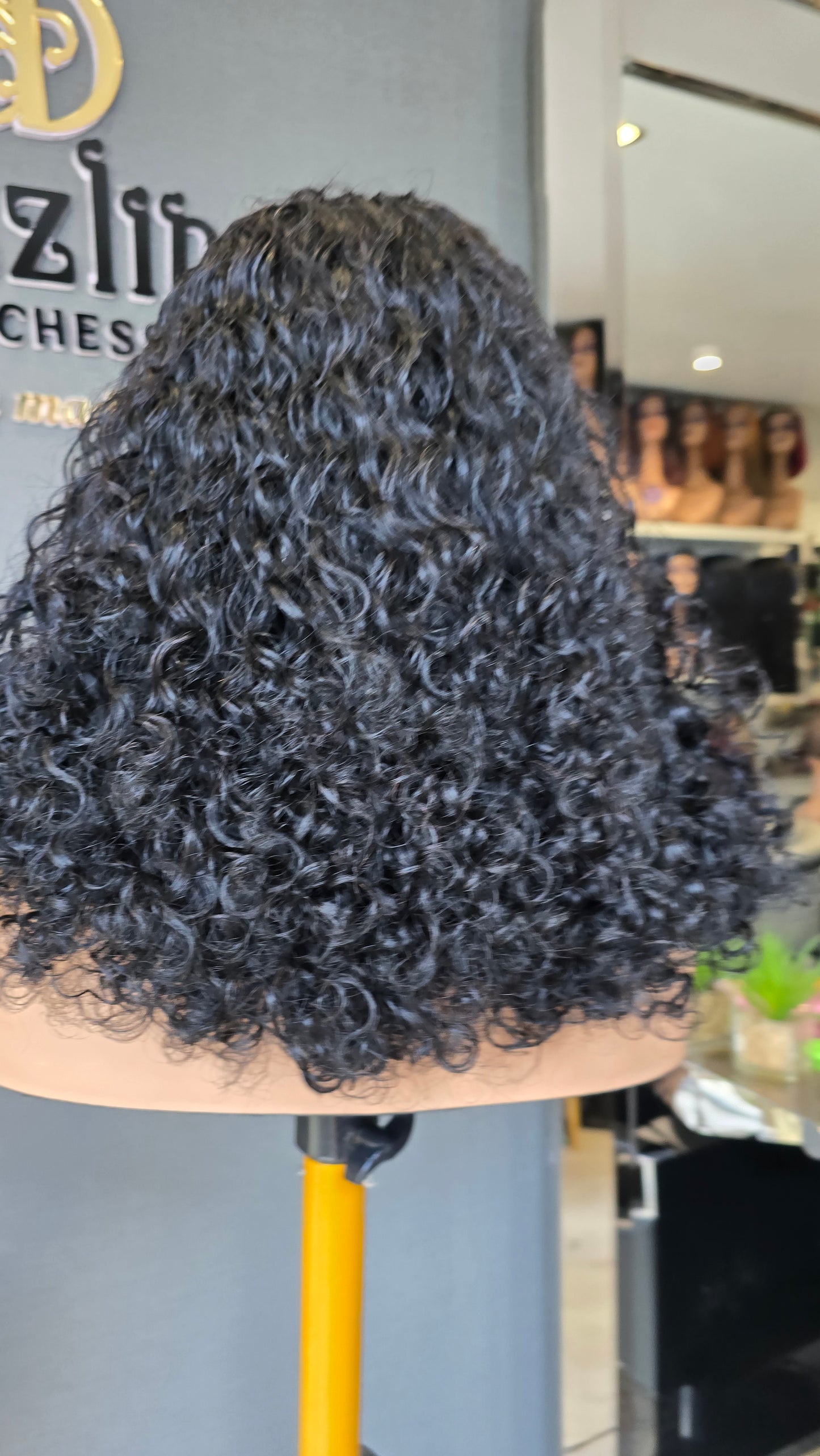 Leticia 14" Raw Virgin human hair Col: Natural black