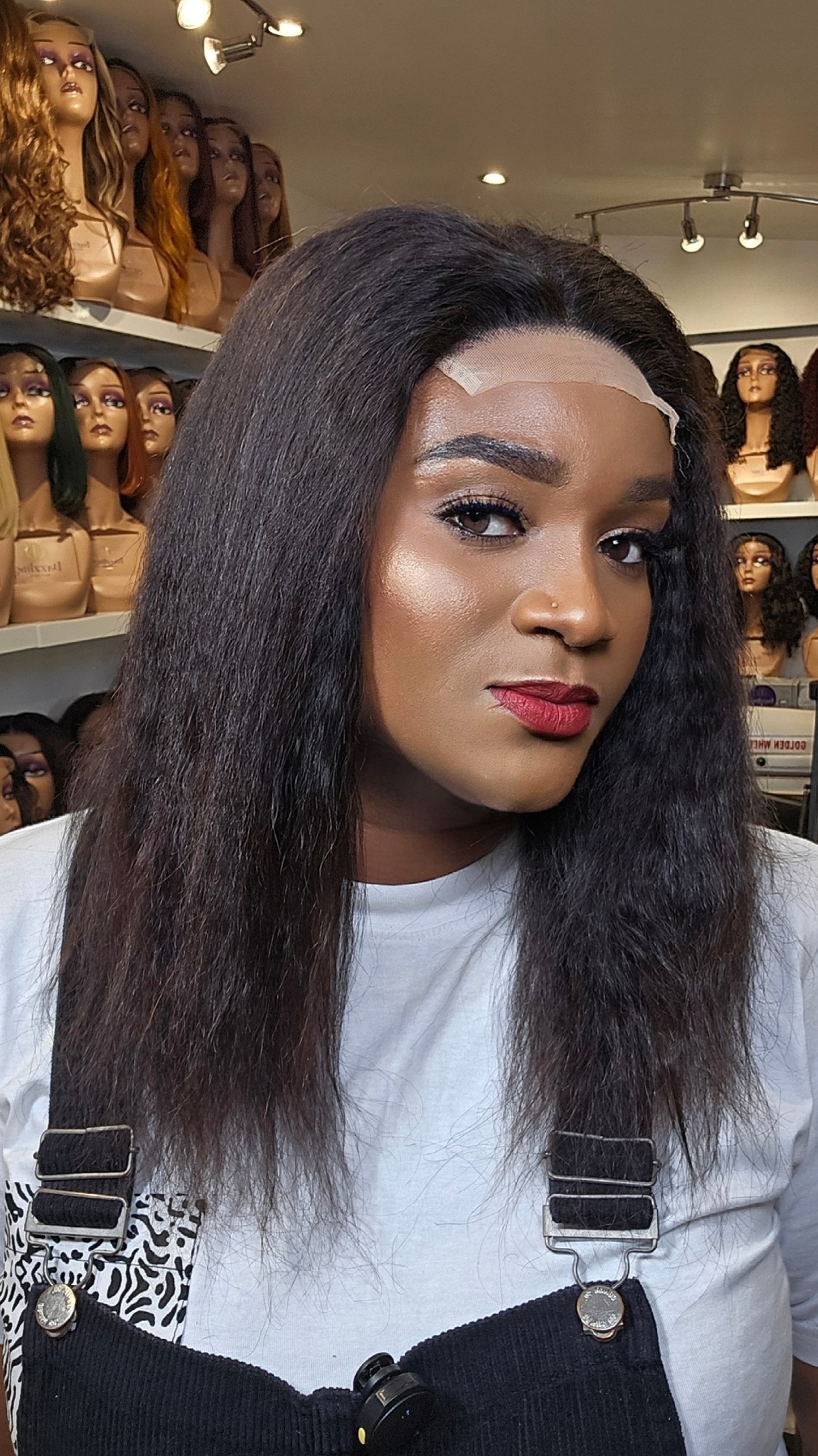 Amanda 12" Raw virgin hair. Col: Natural black